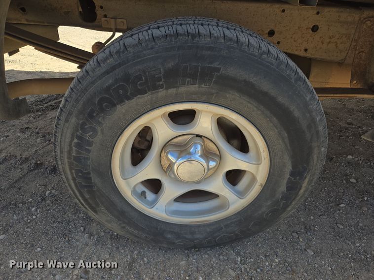 image for item DW8558 2001 Ford F150 SuperCab pickup truck