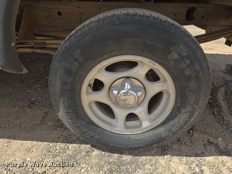 image for item DW8558 2001 Ford F150 SuperCab pickup truck