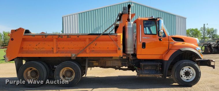 image for item DX6967 2010 International WorkStar 7600  dump truck