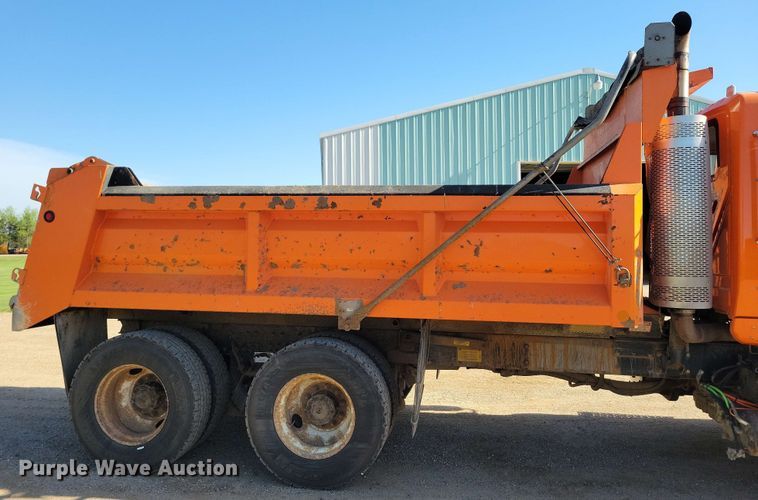 image for item DX6967 2010 International WorkStar 7600  dump truck