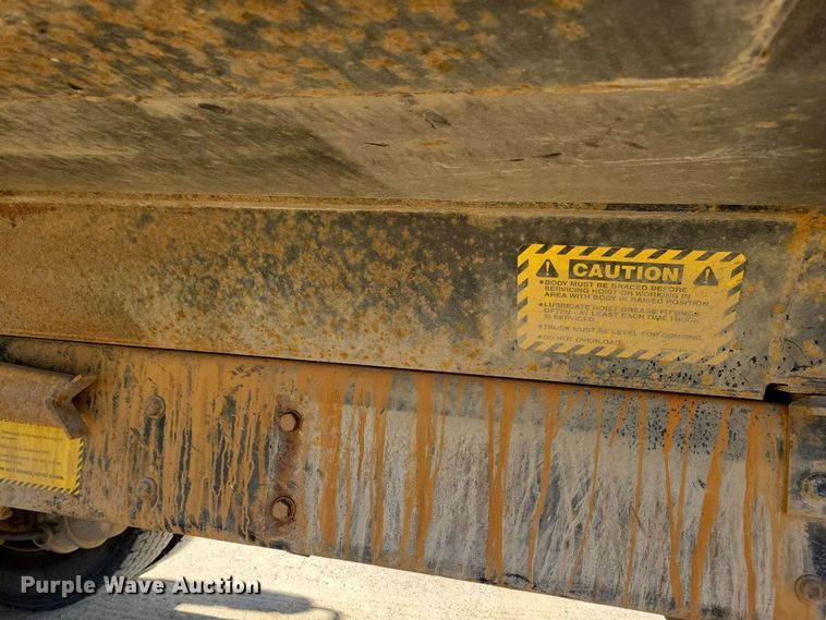 image for item DX6967 2010 International WorkStar 7600  dump truck