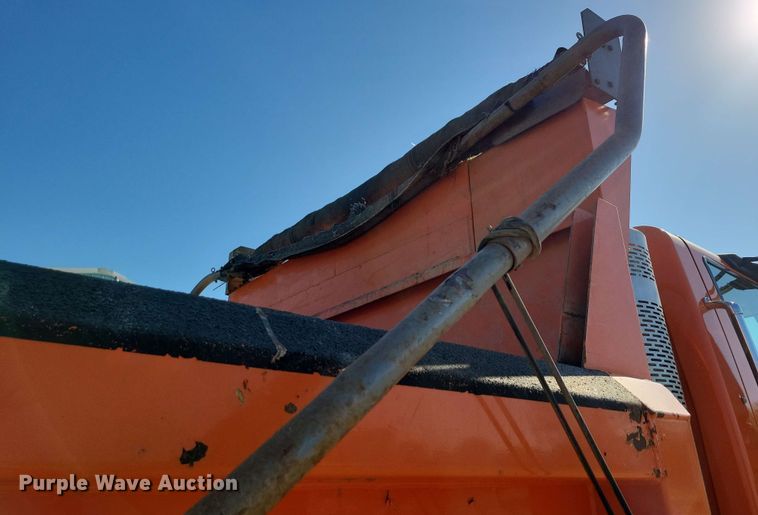 image for item DX6967 2010 International WorkStar 7600  dump truck