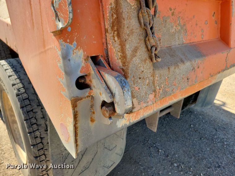 image for item DX6967 2010 International WorkStar 7600  dump truck