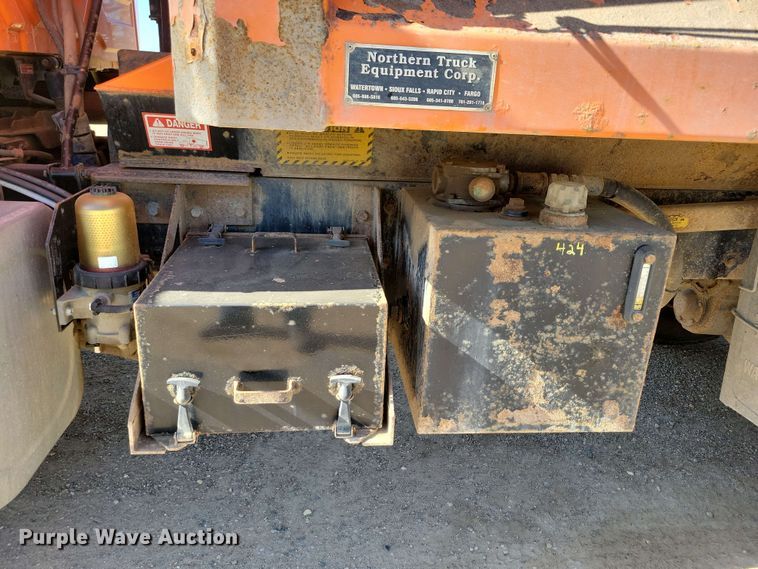 image for item DX6967 2010 International WorkStar 7600  dump truck