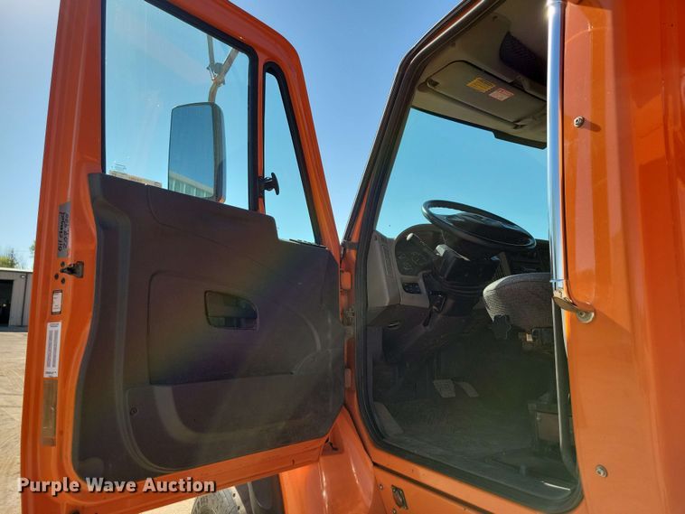 image for item DX6967 2010 International WorkStar 7600  dump truck