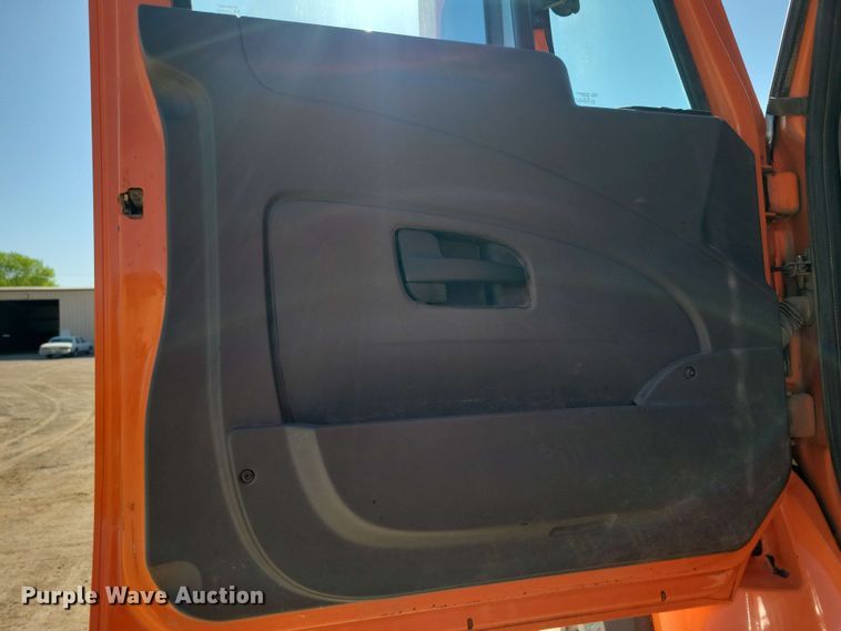 image for item DX6967 2010 International WorkStar 7600  dump truck