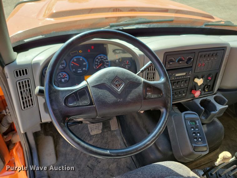 image for item DX6967 2010 International WorkStar 7600  dump truck