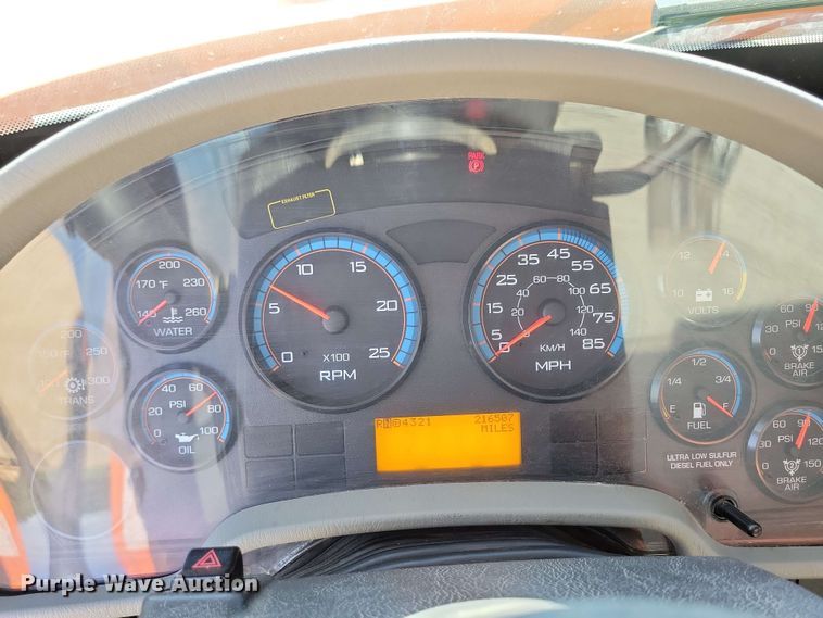 image for item DX6967 2010 International WorkStar 7600  dump truck