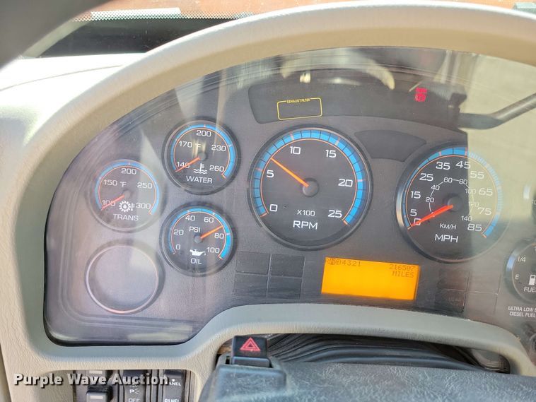 image for item DX6967 2010 International WorkStar 7600  dump truck