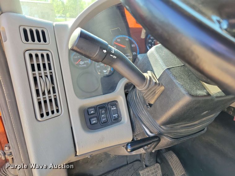 image for item DX6967 2010 International WorkStar 7600  dump truck