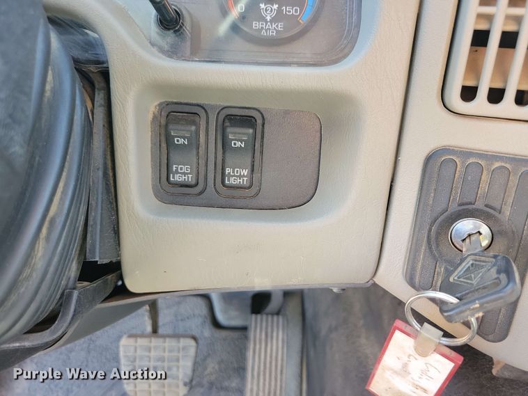 image for item DX6967 2010 International WorkStar 7600  dump truck