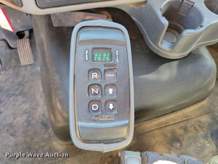 image for item DX6967 2010 International WorkStar 7600  dump truck