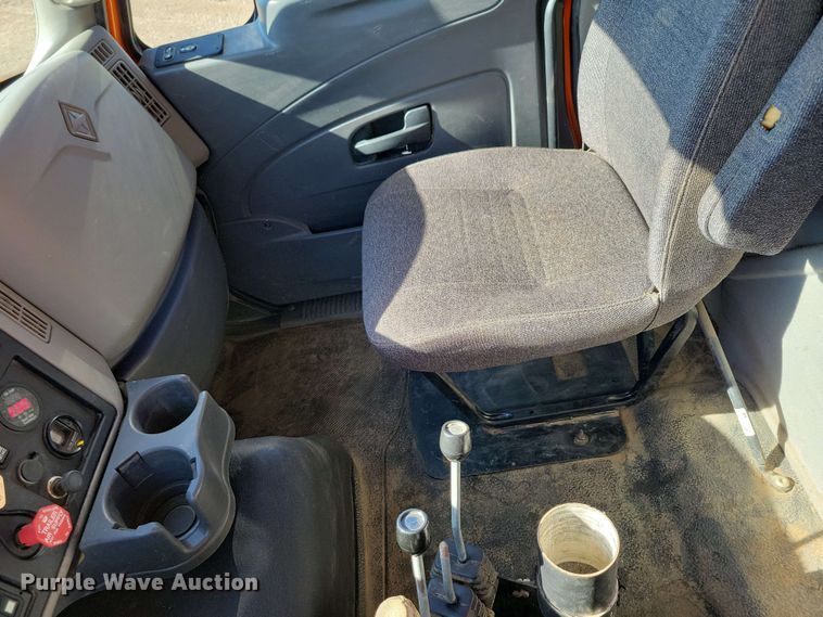 image for item DX6967 2010 International WorkStar 7600  dump truck