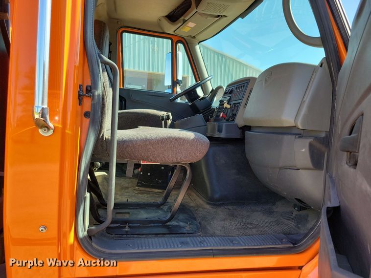 image for item DX6967 2010 International WorkStar 7600  dump truck