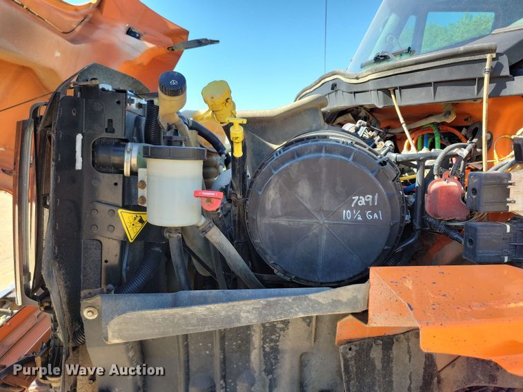 image for item DX6967 2010 International WorkStar 7600  dump truck