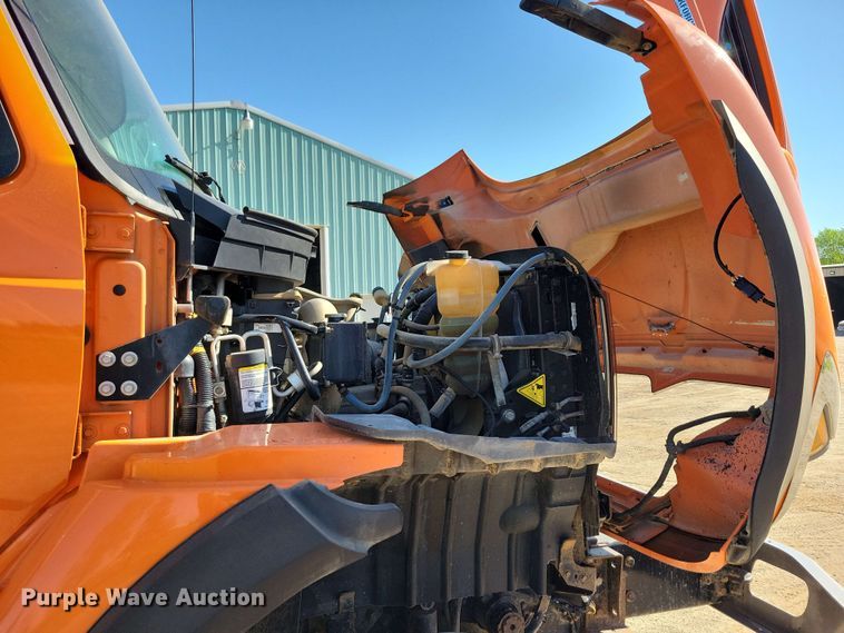 image for item DX6967 2010 International WorkStar 7600  dump truck