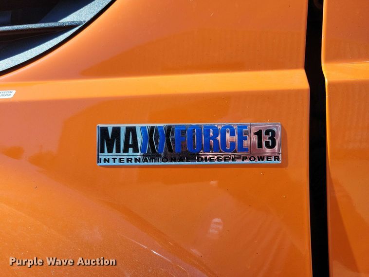 image for item DX6967 2010 International WorkStar 7600  dump truck