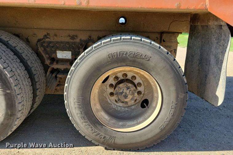 image for item DX6967 2010 International WorkStar 7600  dump truck