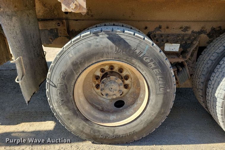 image for item DX6967 2010 International WorkStar 7600  dump truck