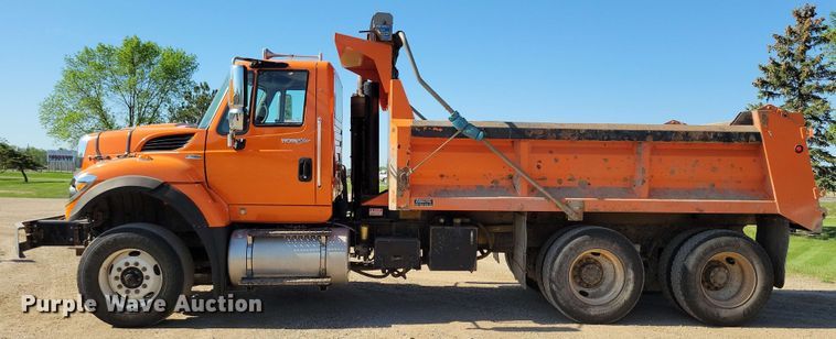 image for item DX6968 2010 International WorkStar 7600 dump truck