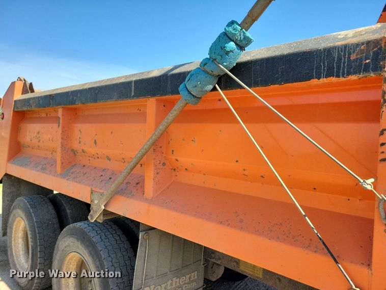 image for item DX6968 2010 International WorkStar 7600 dump truck