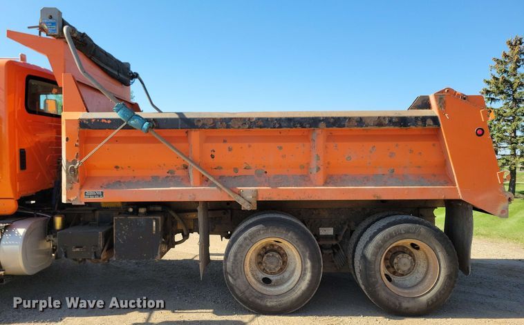 image for item DX6968 2010 International WorkStar 7600 dump truck