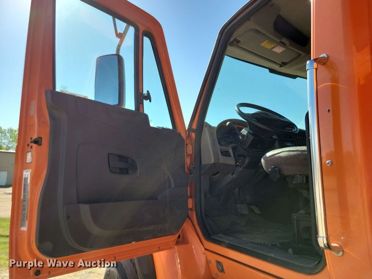 image for item DX6968 2010 International WorkStar 7600 dump truck