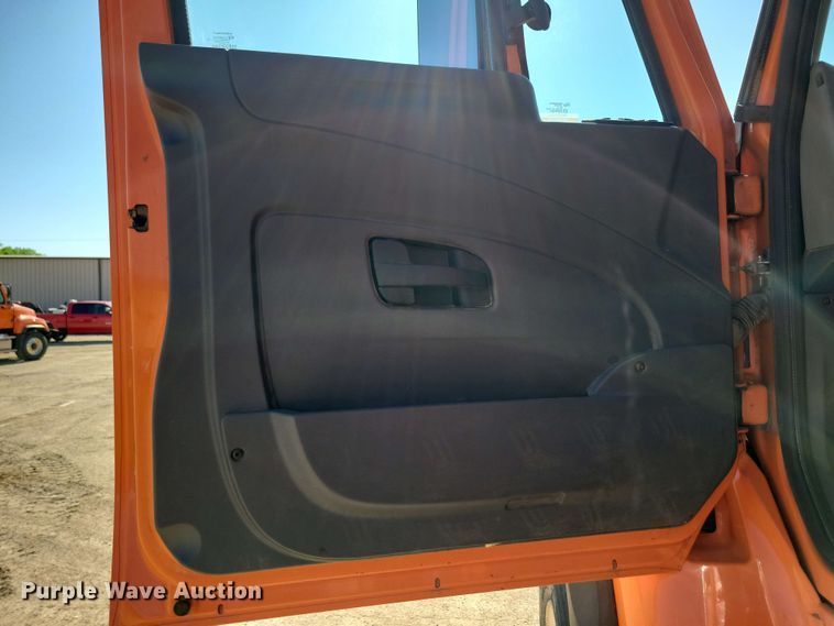 image for item DX6968 2010 International WorkStar 7600 dump truck