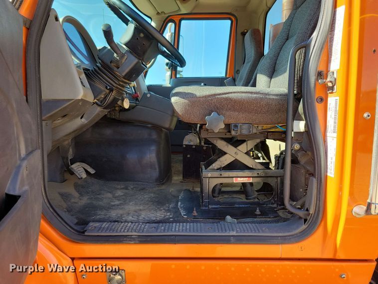 image for item DX6968 2010 International WorkStar 7600 dump truck
