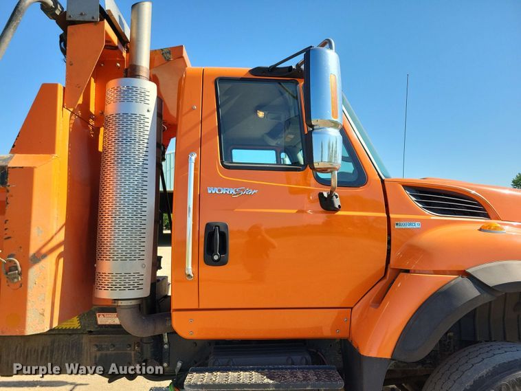 image for item DX6968 2010 International WorkStar 7600 dump truck