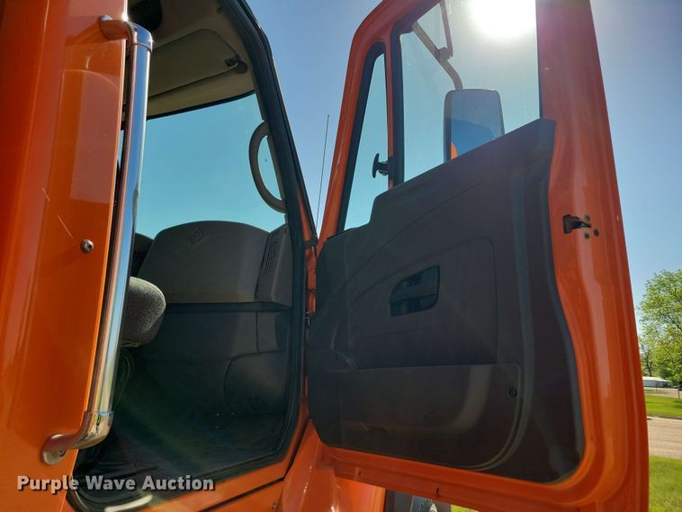 image for item DX6968 2010 International WorkStar 7600 dump truck