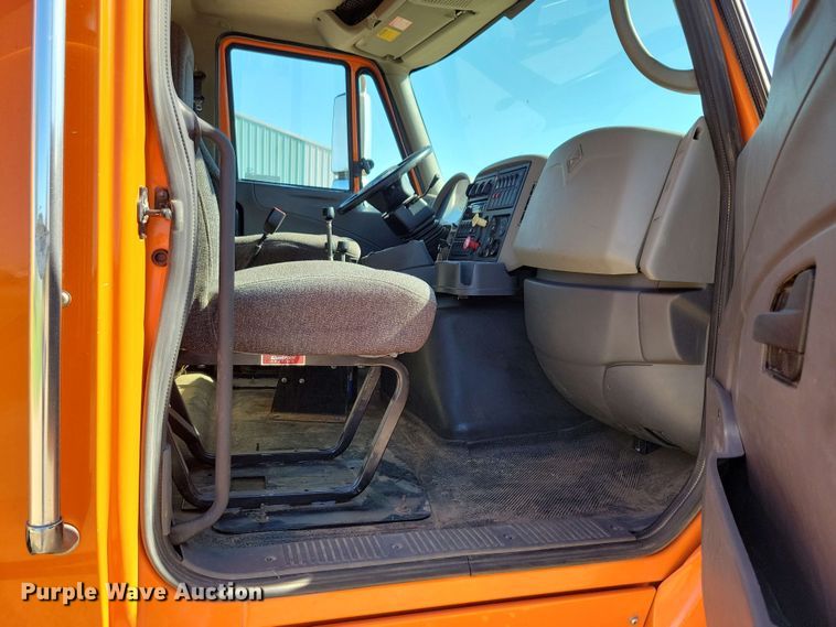 image for item DX6968 2010 International WorkStar 7600 dump truck