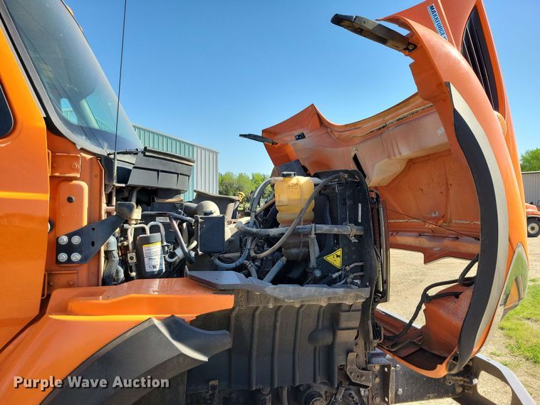 image for item DX6968 2010 International WorkStar 7600 dump truck