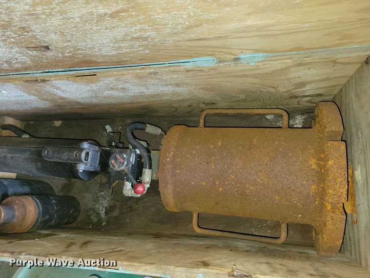 image for item DX6974 Hydra-Stop line tapping machine