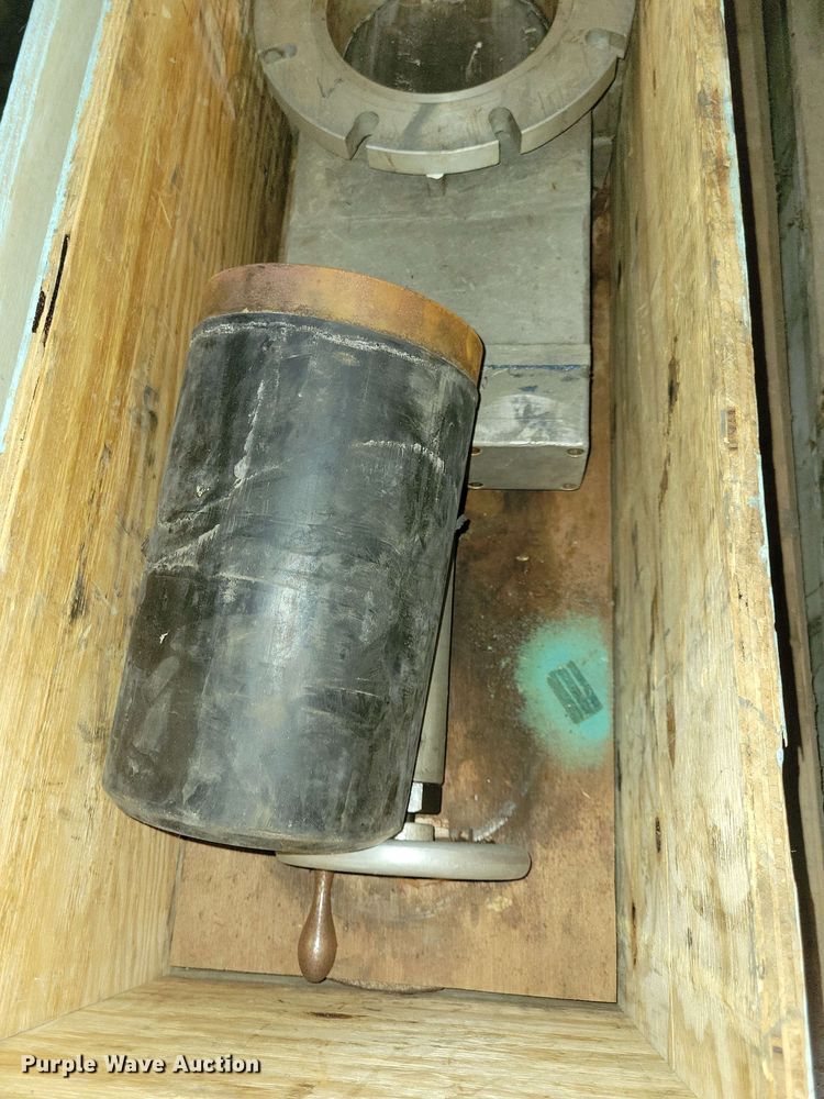 image for item DX6974 Hydra-Stop line tapping machine