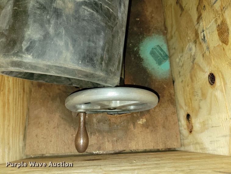 image for item DX6974 Hydra-Stop line tapping machine