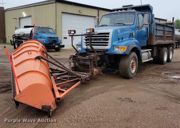 image for item DX6975 2002 Sterling LT9500 dump truck