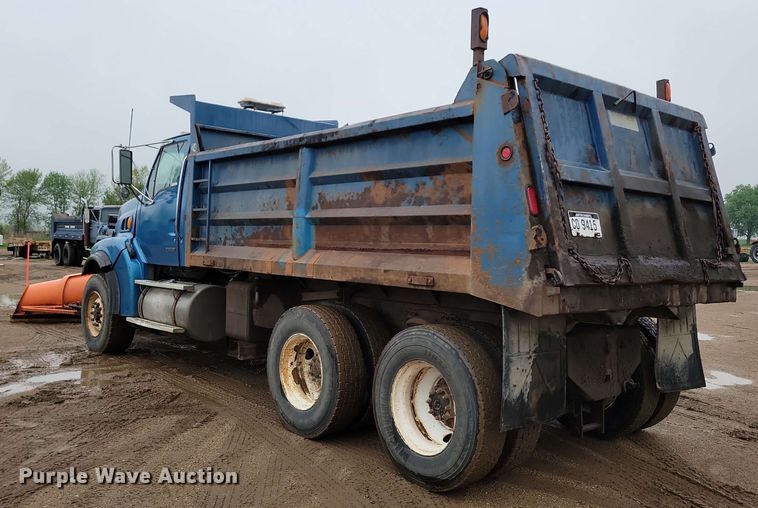 image for item DX6975 2002 Sterling LT9500 dump truck