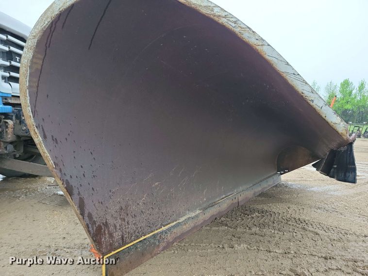 image for item DX6975 2002 Sterling LT9500 dump truck