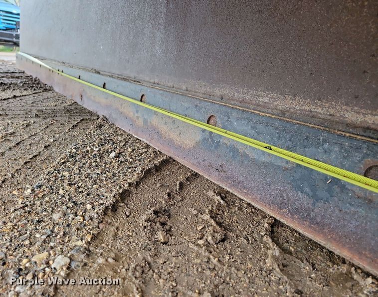 image for item DX6975 2002 Sterling LT9500 dump truck