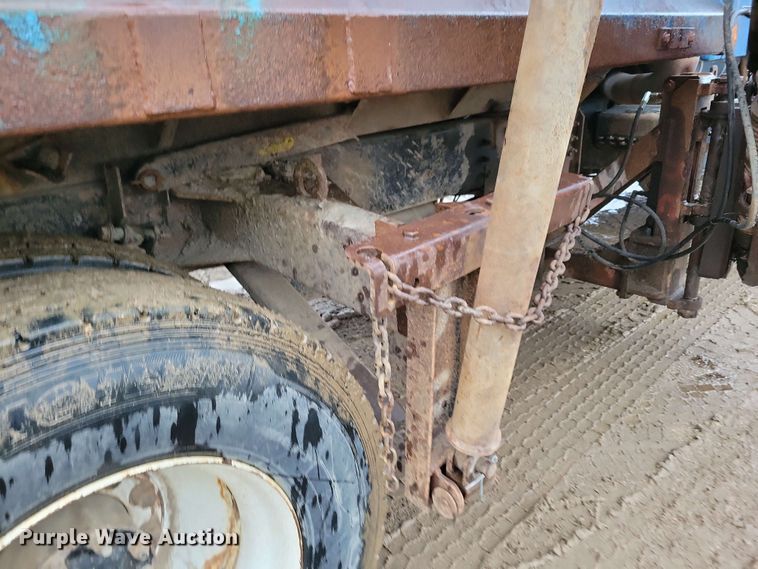 image for item DX6975 2002 Sterling LT9500 dump truck