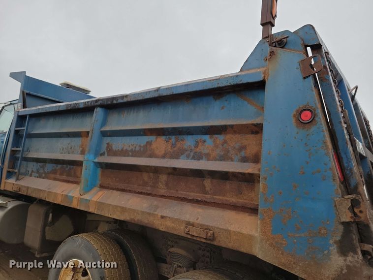 image for item DX6975 2002 Sterling LT9500 dump truck