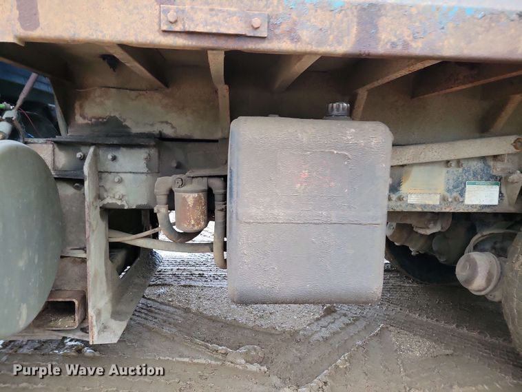 image for item DX6975 2002 Sterling LT9500 dump truck