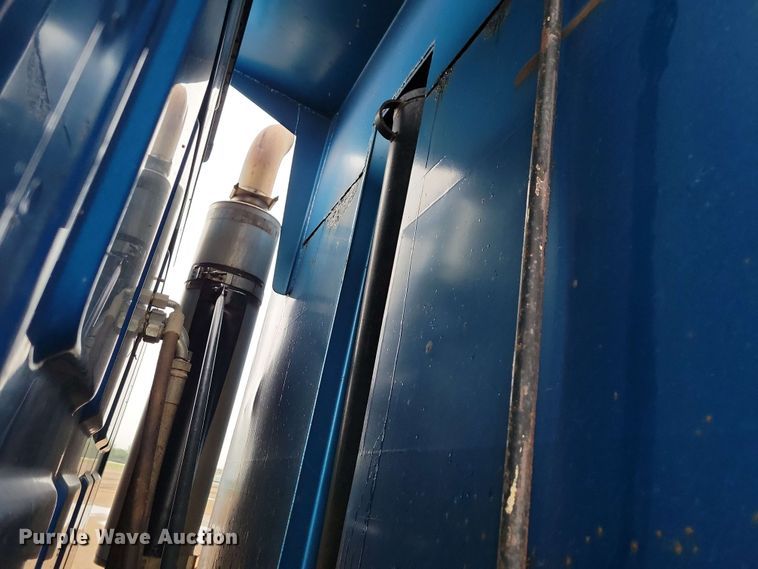 image for item DX6975 2002 Sterling LT9500 dump truck