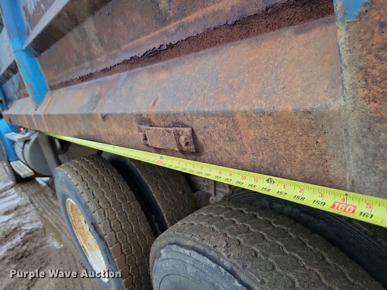 image for item DX6975 2002 Sterling LT9500 dump truck