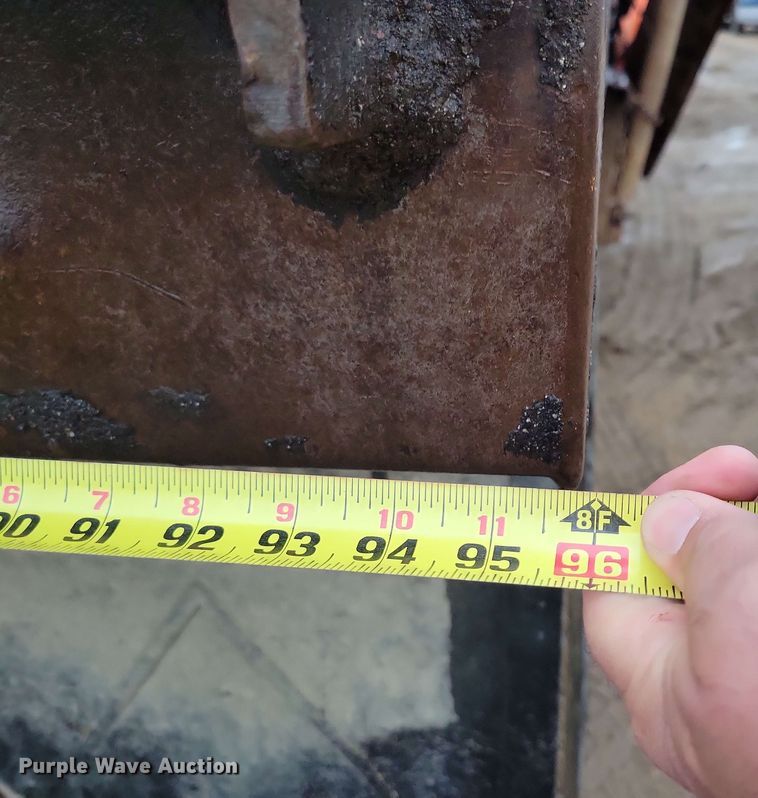 image for item DX6975 2002 Sterling LT9500 dump truck