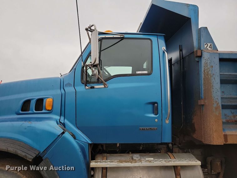 image for item DX6975 2002 Sterling LT9500 dump truck