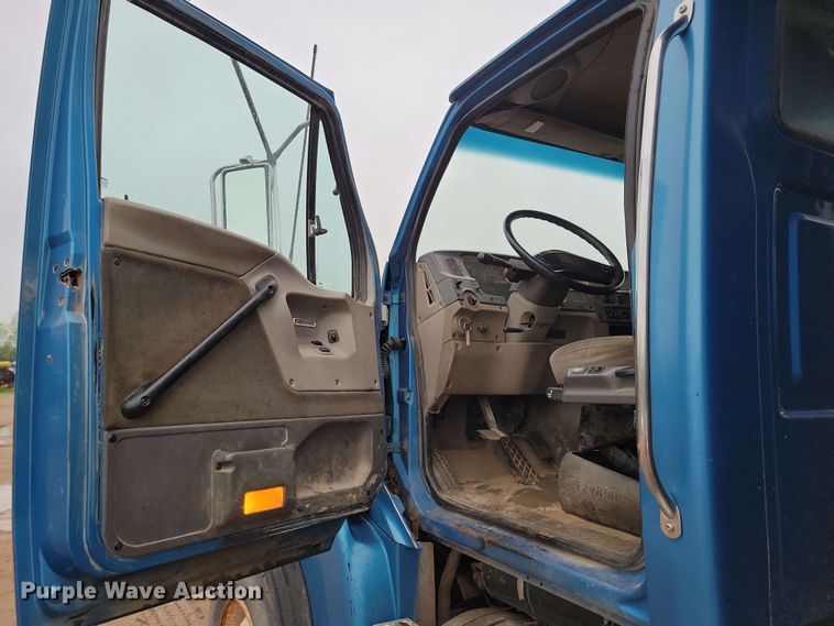 image for item DX6975 2002 Sterling LT9500 dump truck