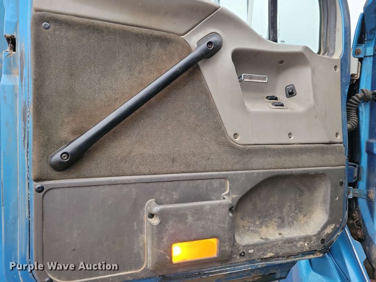 image for item DX6975 2002 Sterling LT9500 dump truck