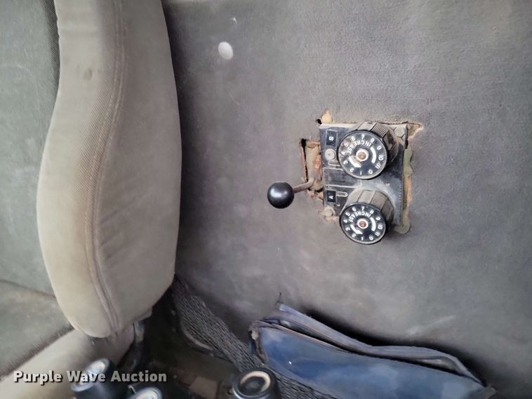 image for item DX6975 2002 Sterling LT9500 dump truck